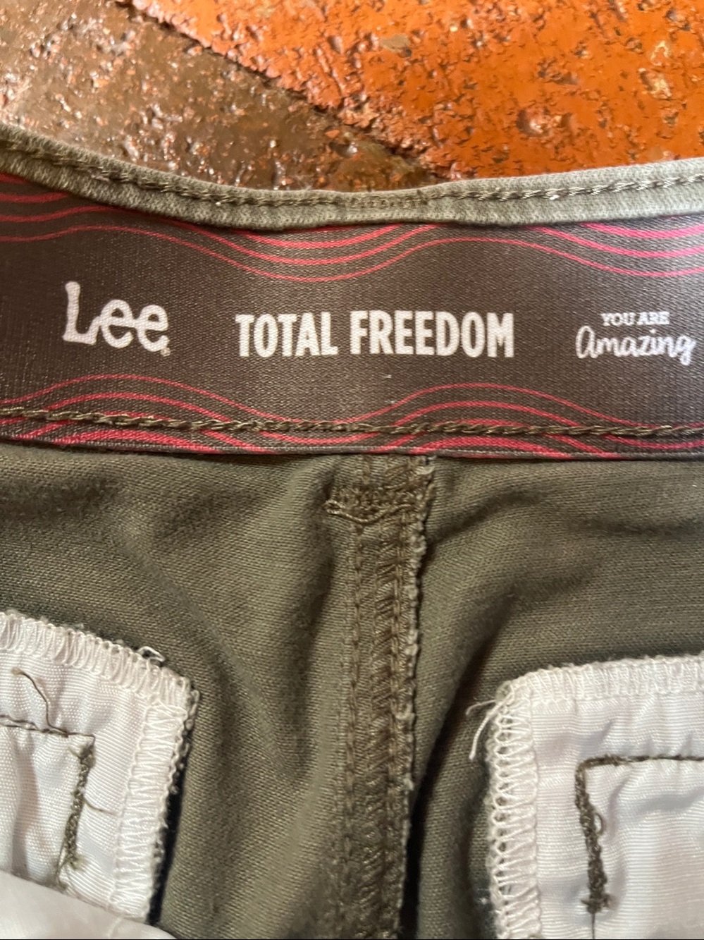 Lee Total Freedom 8 Med Olive Green Jean shorts 7“ inseam - Picture 3 of 5